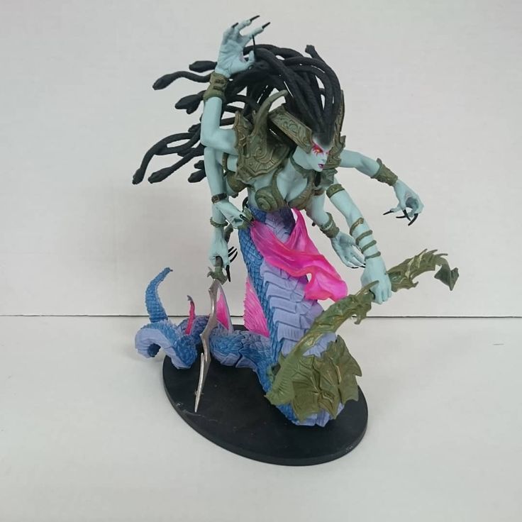 DC Unlimited World of Warcraft Figures Deluxe Series: Lady Vashj 
